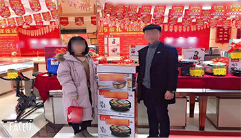 某金店 跨年狂欢，黄金买多少送多少，储值多少送多少！