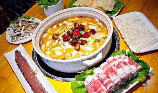 这家餐饮店老板这样营销，“免费吃鱼”活动，半个月绑定客户624人，收取12万！