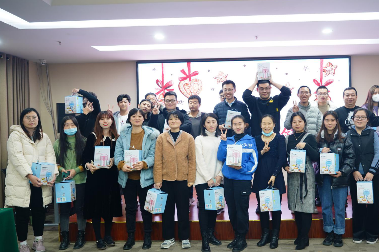 企业文化之员工风采|缤纷圣诞 共庆生诞企叮咚举办第四季度员工生日会